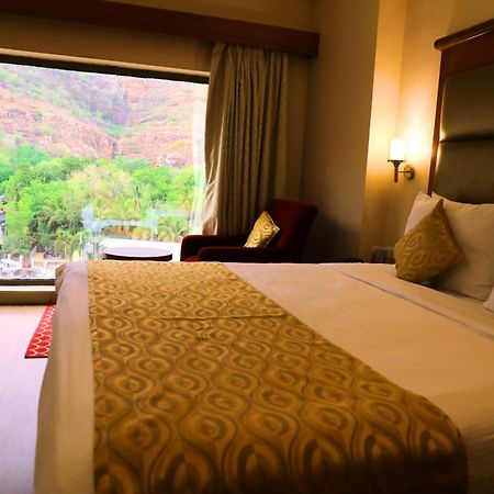 Raj Park- Hill View Hotel Tirupati Bagian luar foto