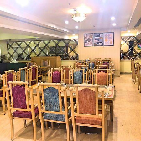 Raj Park- Hill View Hotel Tirupati Bagian luar foto
