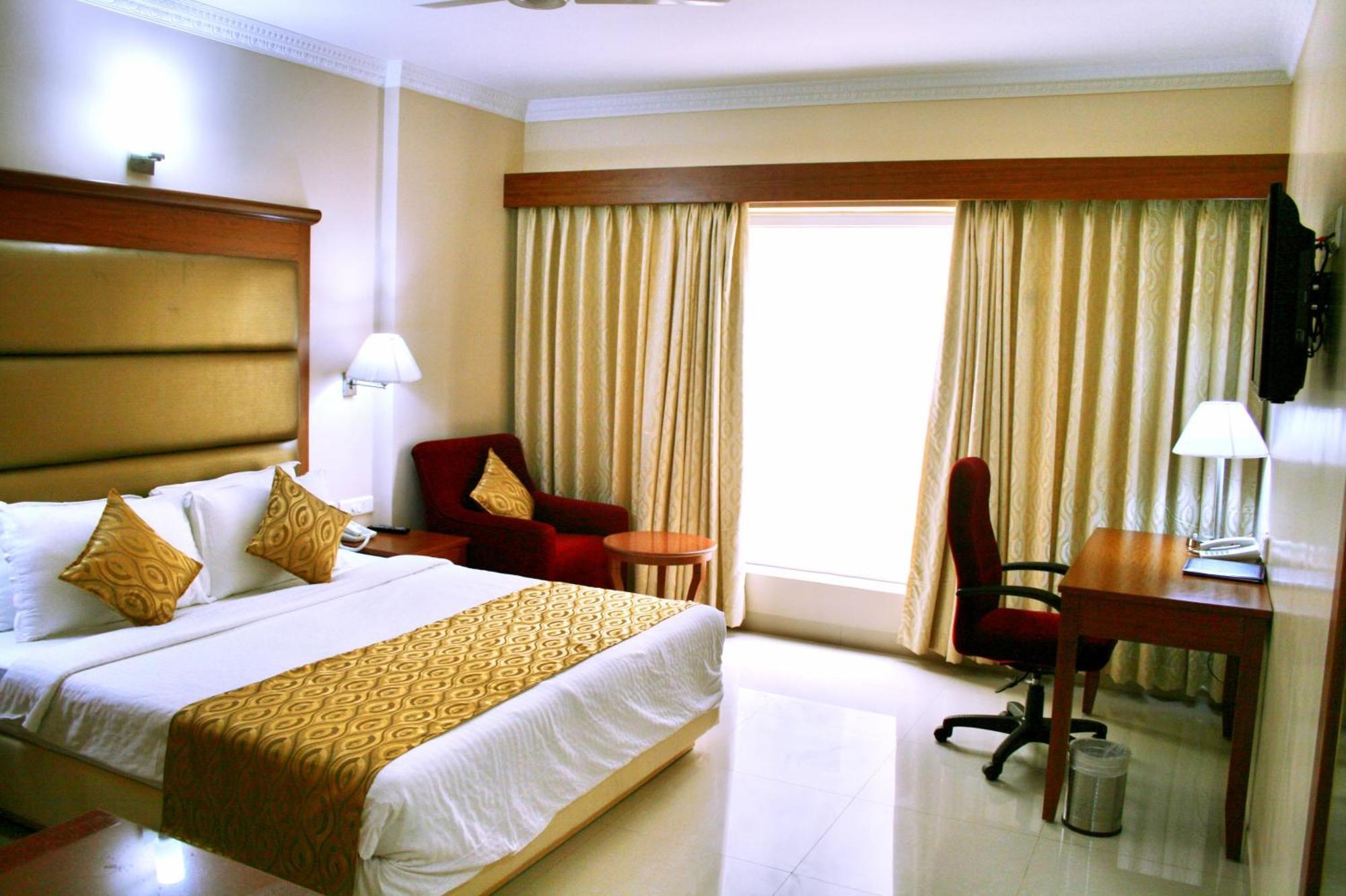 Raj Park- Hill View Hotel Tirupati Bagian luar foto